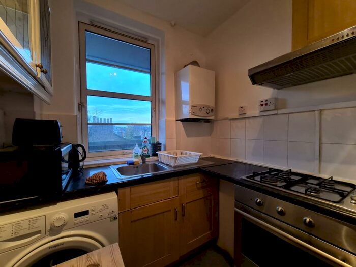 2 Bedroom Flat To Rent In Swanley House, SE17