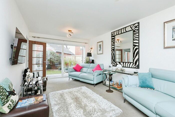 3 Bedroom Detached House For Sale In Blaxter Way, Norwich, NR7