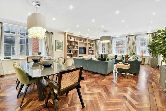 3 Bedroom Flat To Rent In Stratton Street, Mayfair, W1J