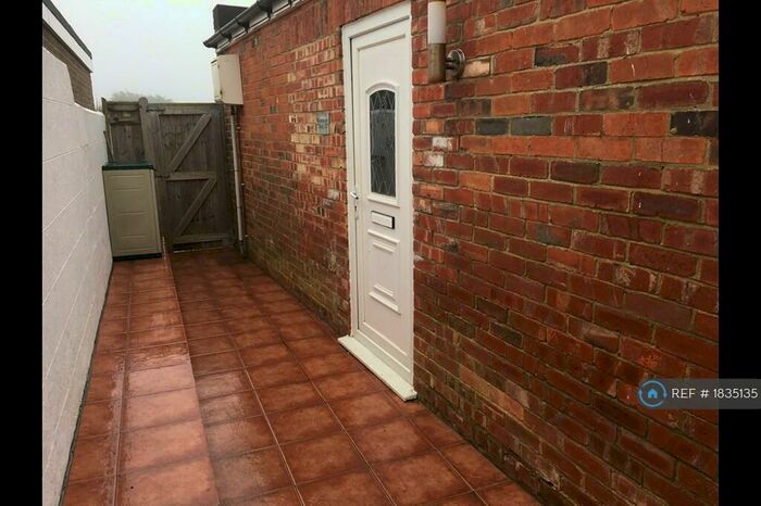 1 Bedroom Flat To Rent In Tyedean Road, Telscombe Cliffs, BN10