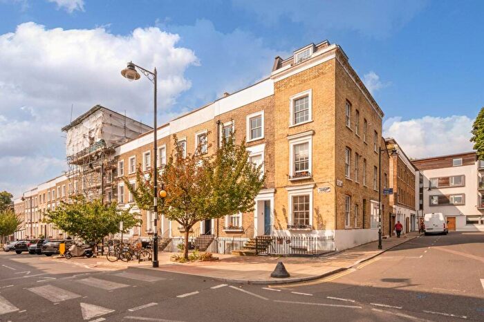 2 Bedroom Maisonette To Rent In Offord Road, Islington, London, N1
