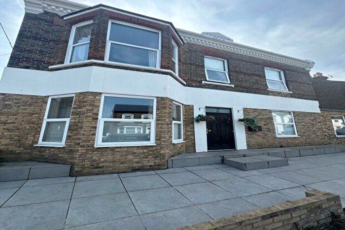 3 Bedroom Flat To Rent In Southwood Road, Ramsgate, CT11