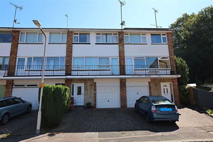 3 Bedroom Terraced House For Sale In Valley Drive, Sevenoaks, TN13