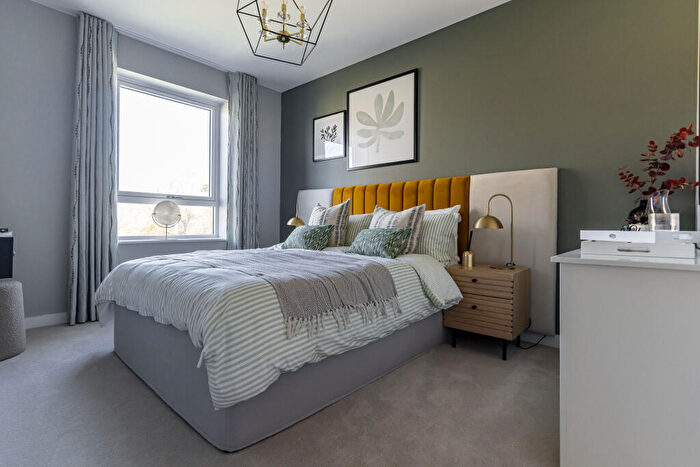 5 Bedroom Detached House For Sale In , Blunsdon Hill, SN26