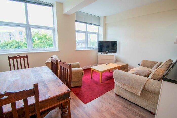 4 Bedroom Flat To Rent In Jesmond, Newcastle Upon Tyne, NE2