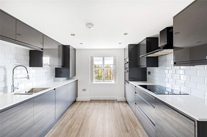 2 Bedroom Flat To Rent In Onslow Gardens, London, SW7