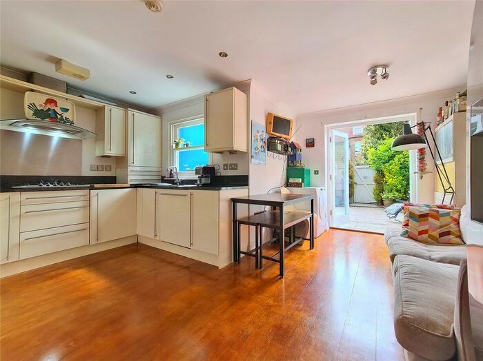4 Bedroom Terraced House For Sale In Canon Mews, West Cliff Road