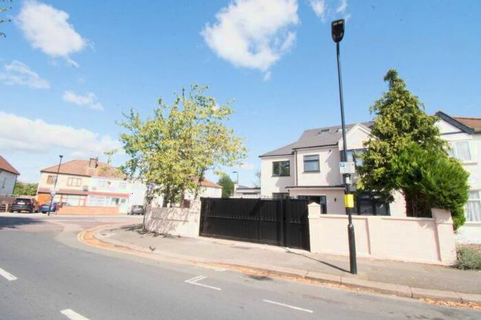 1 Bedroom Flat To Rent In Birkbeck Avenue, Greenford, UB6