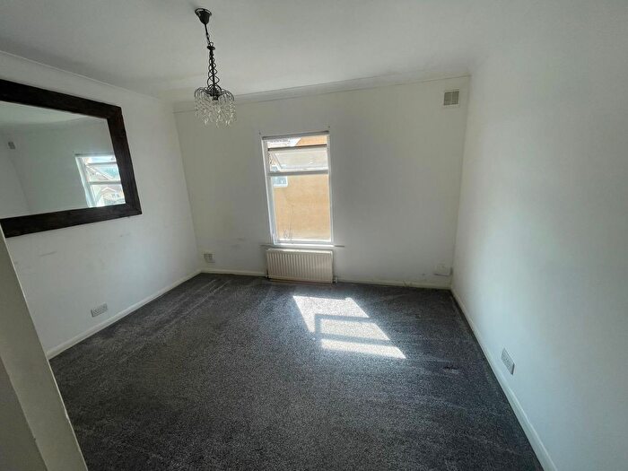 2 Bedroom Flat To Rent In Ashford, TW15