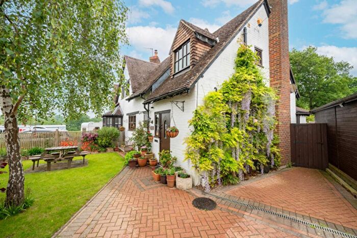 3 Bedroom Cottage For Sale In June Lane, Redhill, RH1