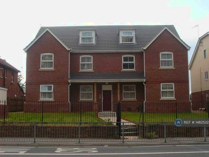 2 Bedroom Flat To Rent In Wimborne Road, Poole, BH15