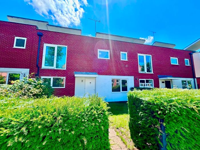 3 Bedroom Terraced House For Sale In North Crawley Road, Newport Pagnell, MK16