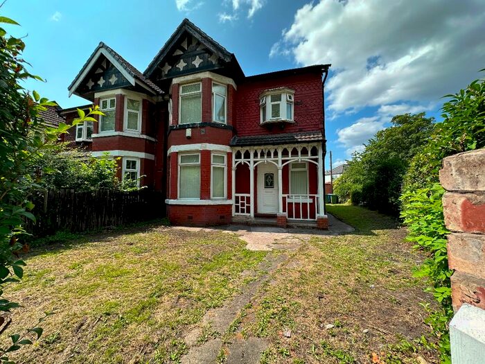 4 Bedroom Semi-Detached House To Rent In Upper Chorlton Road, Old Trafford, Manchester, M16