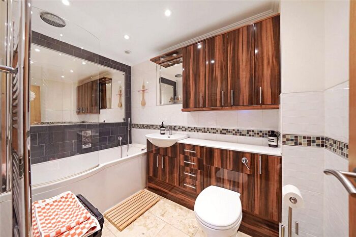1 Bedroom Flat For Sale In Linden Walk, London, N19