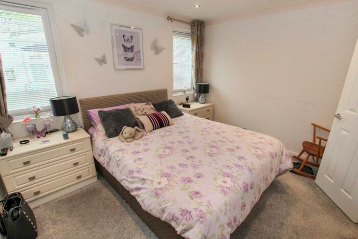 2 Bedroom Bungalow For Sale In Franklins Avenue, Pilgrims Retreat, Maidstone, ME17