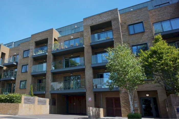 1 Bedroom Apartment To Rent In Hove Park Gardens, Hove, BN3