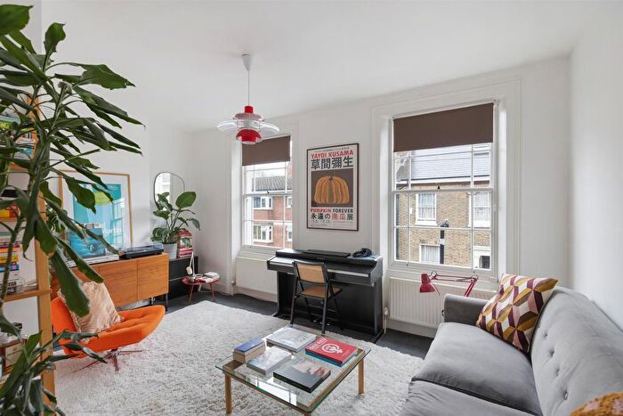 2 Bedroom Flat For Sale In Sears Street, London, SE5