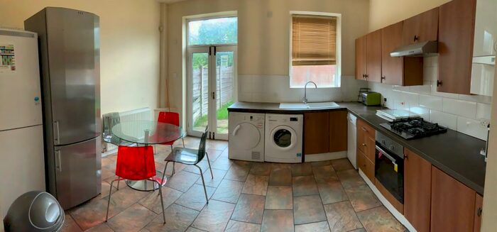 4 Bedroom Detached House To Rent In Mauldeth Road, Manchester, M20