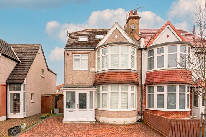 5 Bedroom Semi Detached House To Rent In Meadvale Road, Croydon, CR0