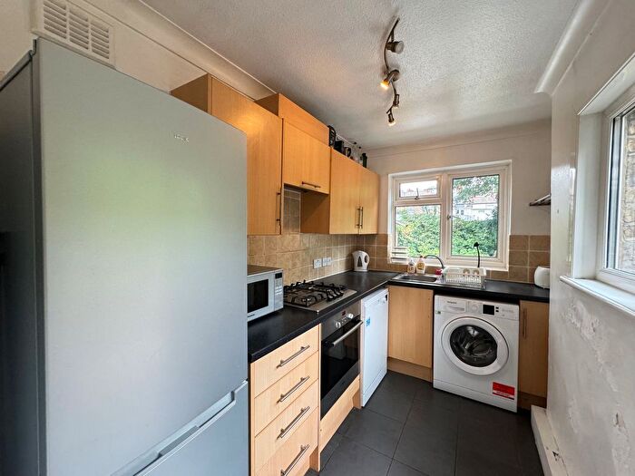 5 Bedroom End Of Terrace House To Rent In The Crest, London, NW4