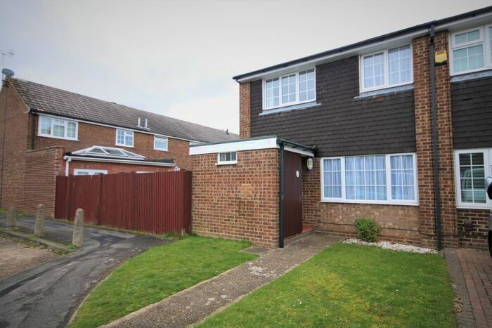 3 Bedroom End Of Terrace House To Rent In Stratford Way, Tilehurst, Reading, Berkshire, RG31