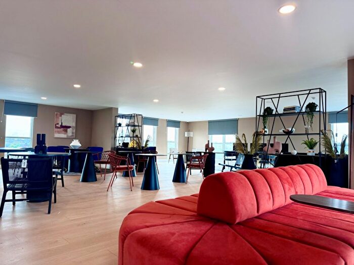3 Bedroom Flat To Rent In Lawrence Road, London, N15