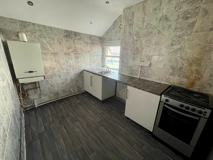 2 Bedroom Flat To Rent In Glenroy Street, Cardiff, CF24