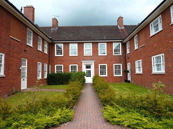 3 Bedroom Apartment To Rent In Cayton Road, Coulsdon, Surrey, CR5