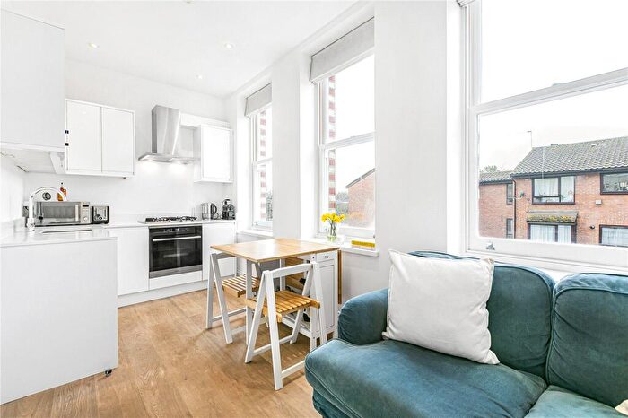 1 Bedroom Apartment For Sale In Chivalry Road, London, SW11