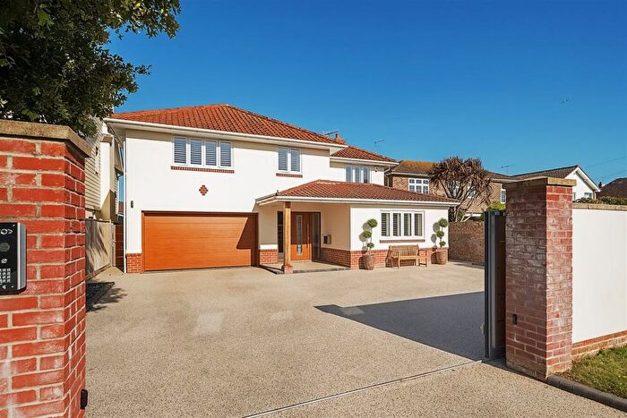 5 Bedroom Detached House To Rent In A, Limmard Way, Bognor Regis, West Sussex, PO22