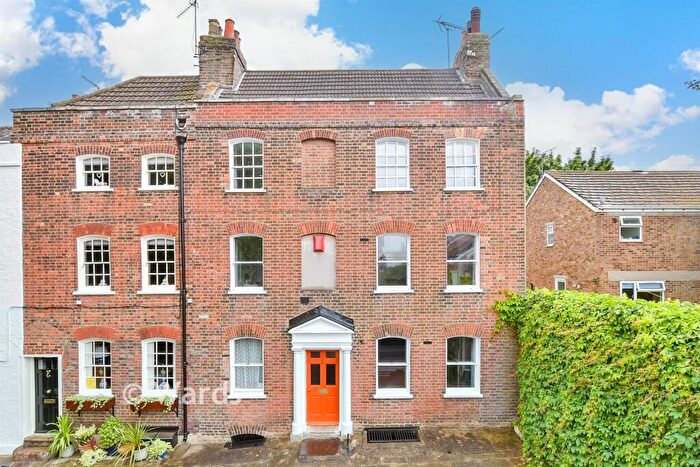5 Bedroom End Of Terrace House For Sale In Prospect Row, Gillingham, Kent, ME7