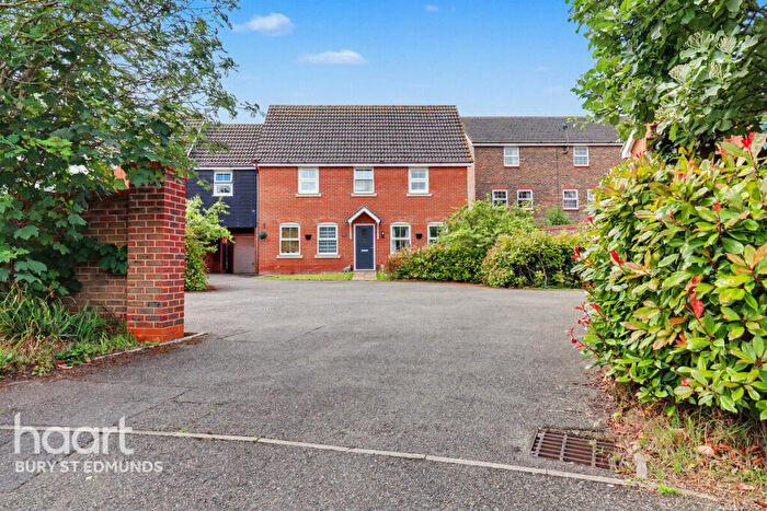 5 Bedroom Link Detached House For Sale In Manning Road, Bury St Edmunds, IP32