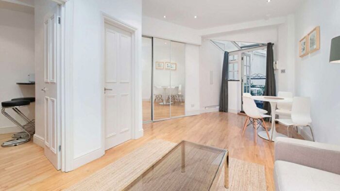 Studio To Rent In Queen's Gate, London, SW7