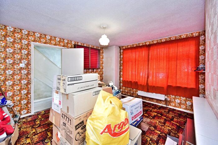 3 Bedroom Semi Detached House For Sale In Sussex Drive, Chatham, ME5