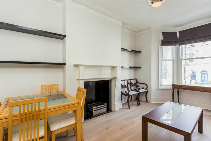 1 Bedroom Flat To Rent In Davisville Road, London, W12