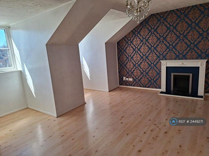 3 Bedroom Penthouse To Rent In Whitstable Place, Croydon, CR0