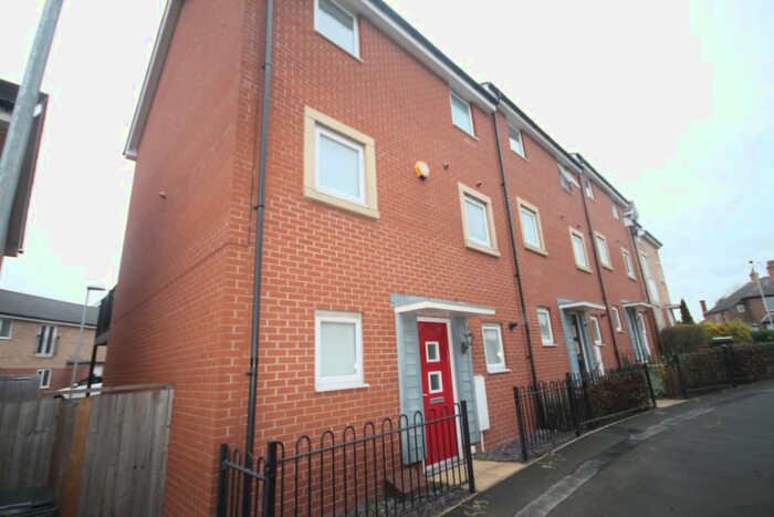2 Bedroom Town House To Rent In Onyx Crescent, Thurmaston, Leicester LE4