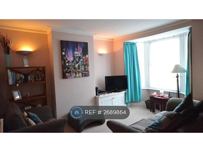 2 Bedroom Terraced House To Rent In Newport Road, Reading, RG1