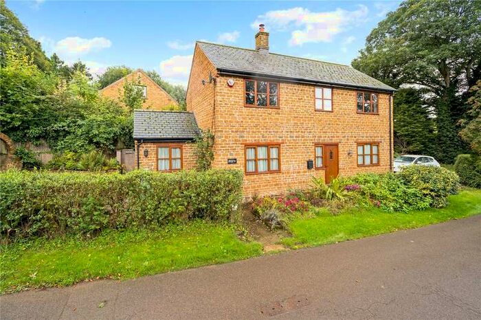 2 Bedroom Detached House For Sale In Church Lane, Hellidon, Northamptonshire, NN11