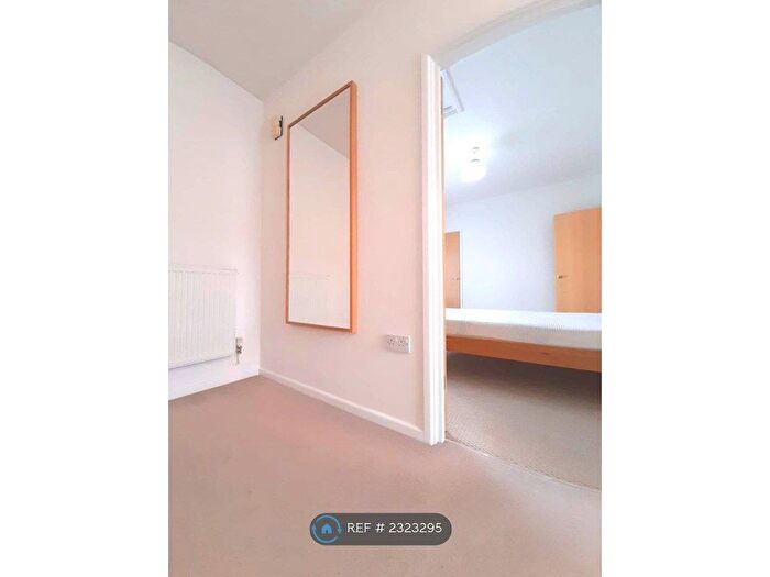 1 Bedroom Flat To Rent In Ermin Mews, Stratton St. Margaret, Swindon, SN3