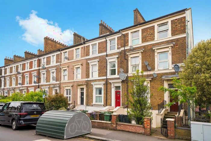 1 Bedroom Apartment To Rent In Vicarage Road, Leyton, E10