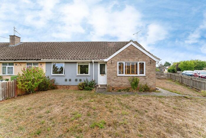 3 Bedroom Detached Bungalow For Sale In Pond Lane, Brandon, IP27