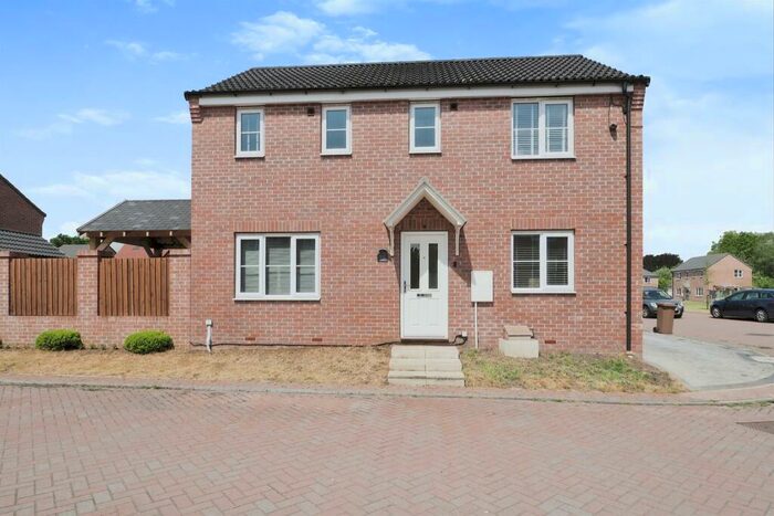 3 Bedroom Detached House For Sale In Woodside Drive, Scunthorpe, DN17