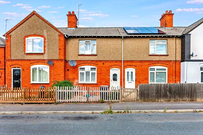 3 Bedroom Terraced House For Sale In Trafford Road, Rushden, Northamptonshire, NN10