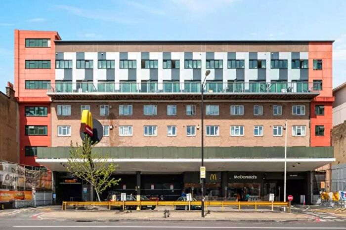 2 Bedroom Flat For Sale In Commercial Road, London, E1