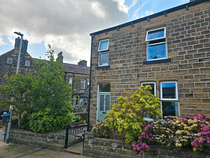 3 Bedroom End Of Terrace House For Sale In Foster Avenue, Silsden, BD20
