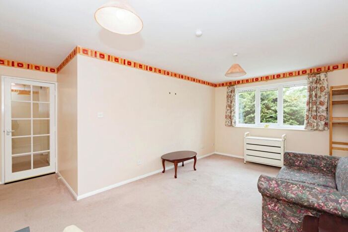 1 Bedroom Flat For Sale In Express Drive, Ilford, IG3