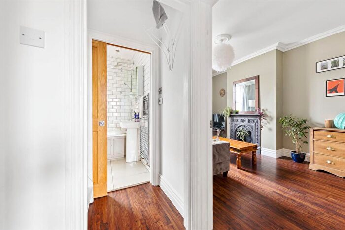 2 Bedroom Apartment To Rent In Brighton Avenue, Walthamstow, E17