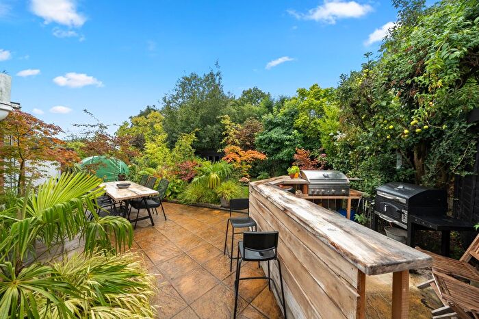 2 Bedroom Bungalow For Sale In Luxford Drive, Crowborough, East Sussex, TN6