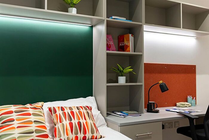 Studio To Rent In Kennington Lane, London, SE11